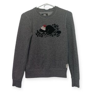 Roots, size xxs pullover sweater, Heather grey with black beaver wearing toque